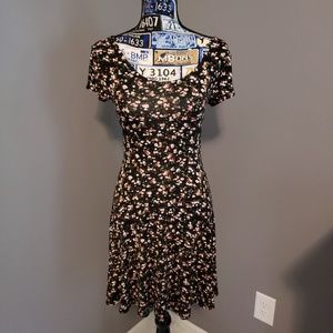 Heart & Hips Floral Scoop Neck Cap Sleeves Dress
